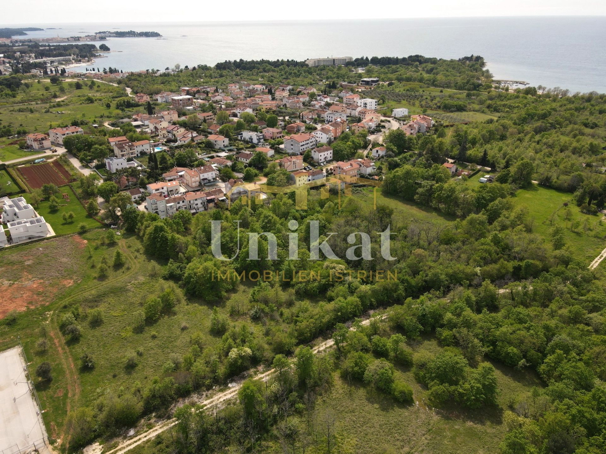 Gradbeno zemljišče 1000 metrov od morja